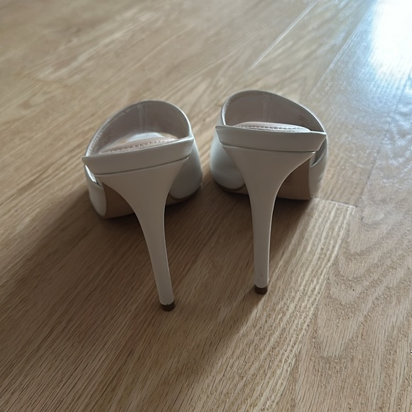 ALDO WHITE SLIP ON HEEL - Picture 3 of 4